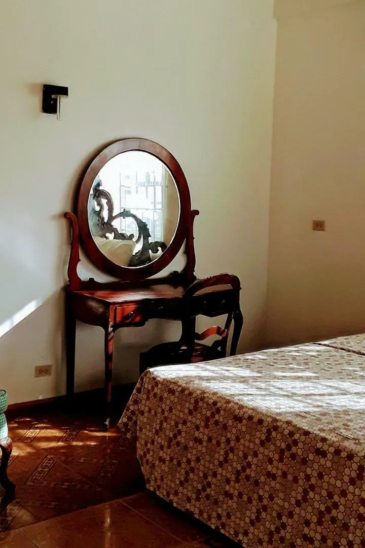 Couette-café Your Private Getaway On The Hill Montego Bay